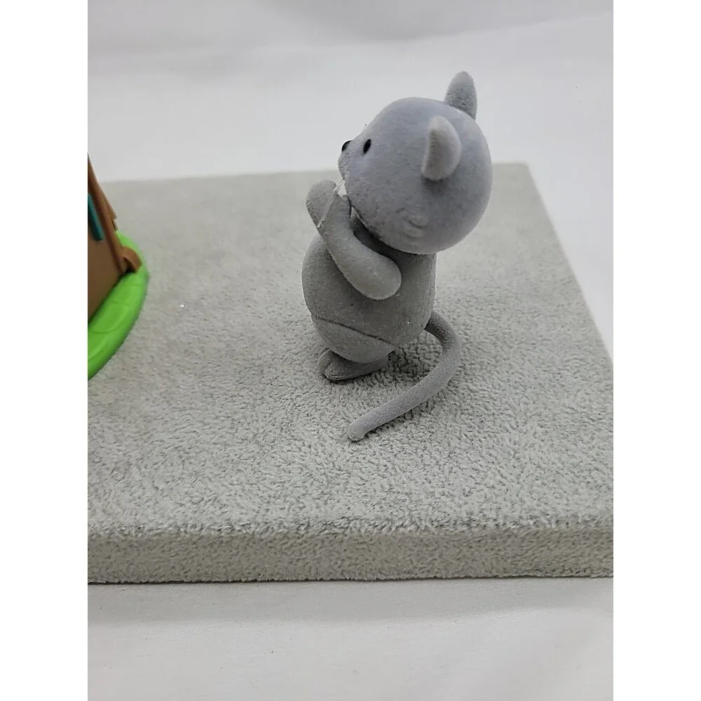 Li'l Woodzeez Mini Acorn House Surprise – 1 Mini House Playset and Cat Flocked